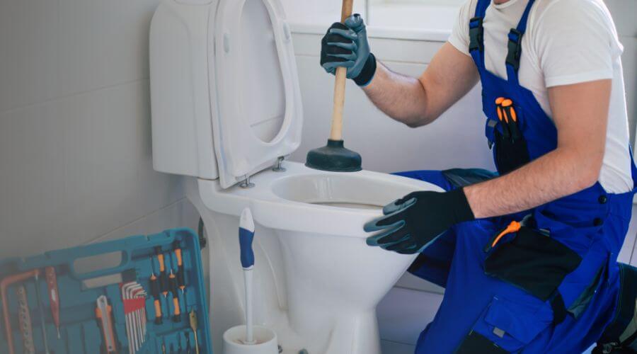 Professional emergency plumber cloverdale services in Cloverdale